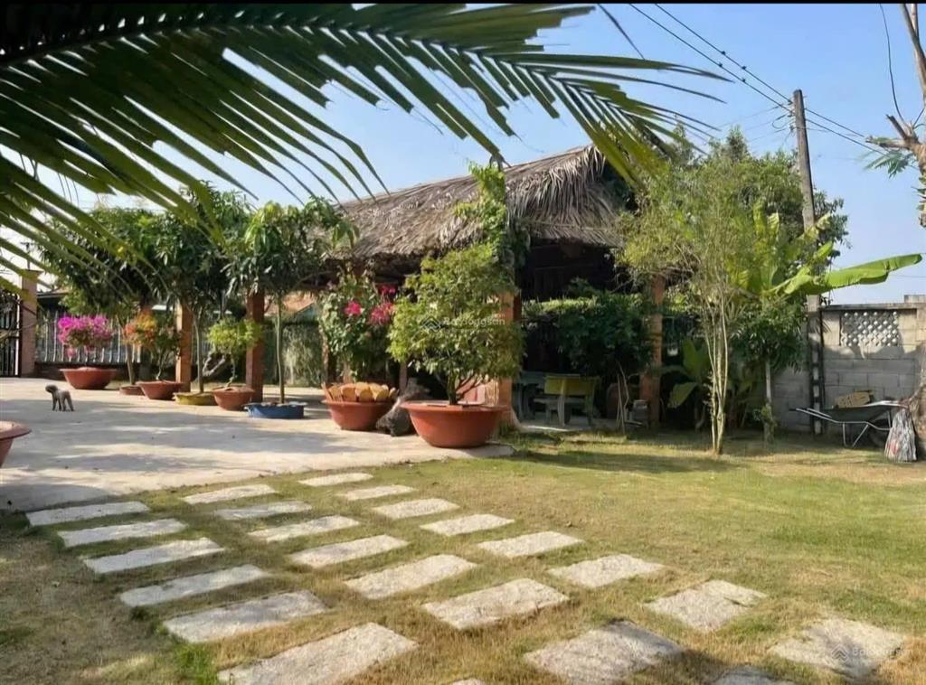 Bán biệt thự vườn đẹp lk đồng văn cống, q2. giá 21,68 tỷ, 318 m2, 2pn, 1wc