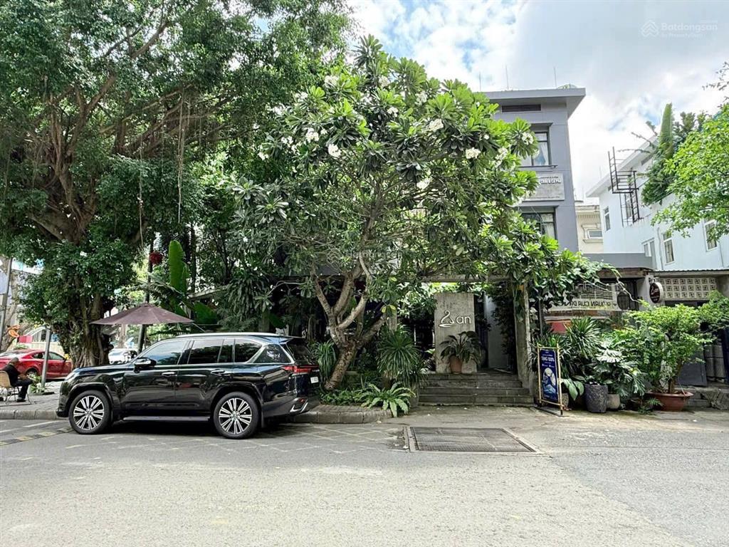 Cho thuê nhà hàng phú mỹ hưng 600m2 góc 2 mt nguyễn cao, phạm thái bường, 143 triệu. 3 tầng,