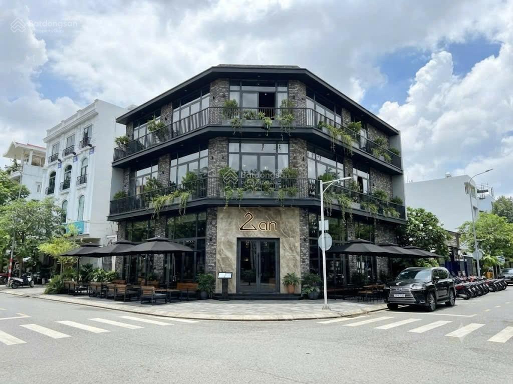Cho thuê nhà hàng phú mỹ hưng 600m2 góc 2 mt nguyễn cao, phạm thái bường, 143 triệu. 3 tầng,