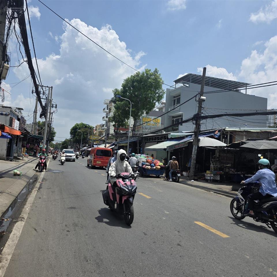 Cho thuê nhà mặt tiền phạm hữu lầu. q7 8 x 20. 55 triệu vnd, 190m2, hiếm có
