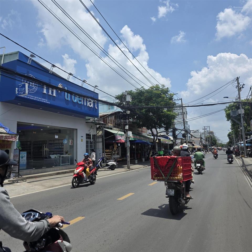 Cho thuê nhà mặt tiền phạm hữu lầu. q7 8 x 20. 55 triệu vnd, 190m2, hiếm có