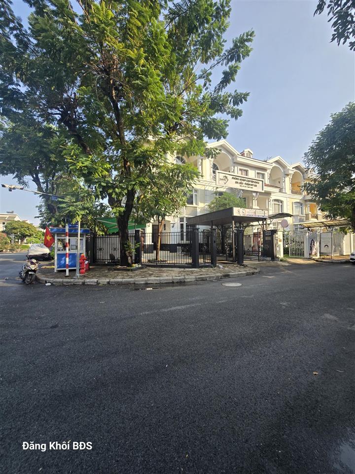 Biệt thự song lập góc mặt tiền đường g. lk công viên đối diện chateau pmh q7. 11,76 x 20m. 65 tỷ