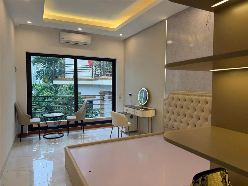 NHÀ ĐẸP NGUYỄN VĂN LINH – 50M² – 4 TẦNG – 4 PHÒNG NGỦ – TẶNG FULL NỘI THẤT