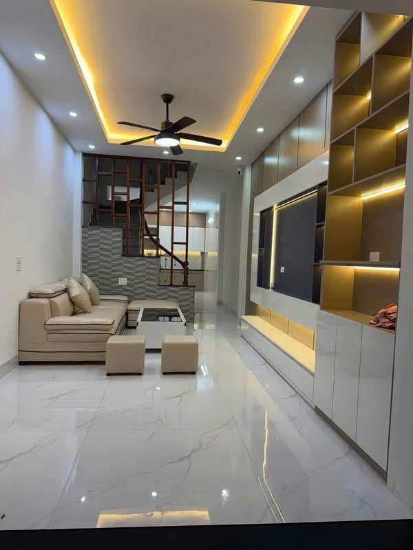 NHÀ ĐẸP NGUYỄN VĂN LINH – 50M² – 4 TẦNG – 4 PHÒNG NGỦ – TẶNG FULL NỘI THẤT
