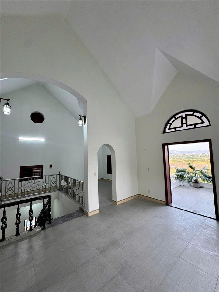 cần chuyển nhượng nhà gắn liền trên đất Thuỷ Nguyên- Hải Phòng- Khu vực đường to ô tô tải