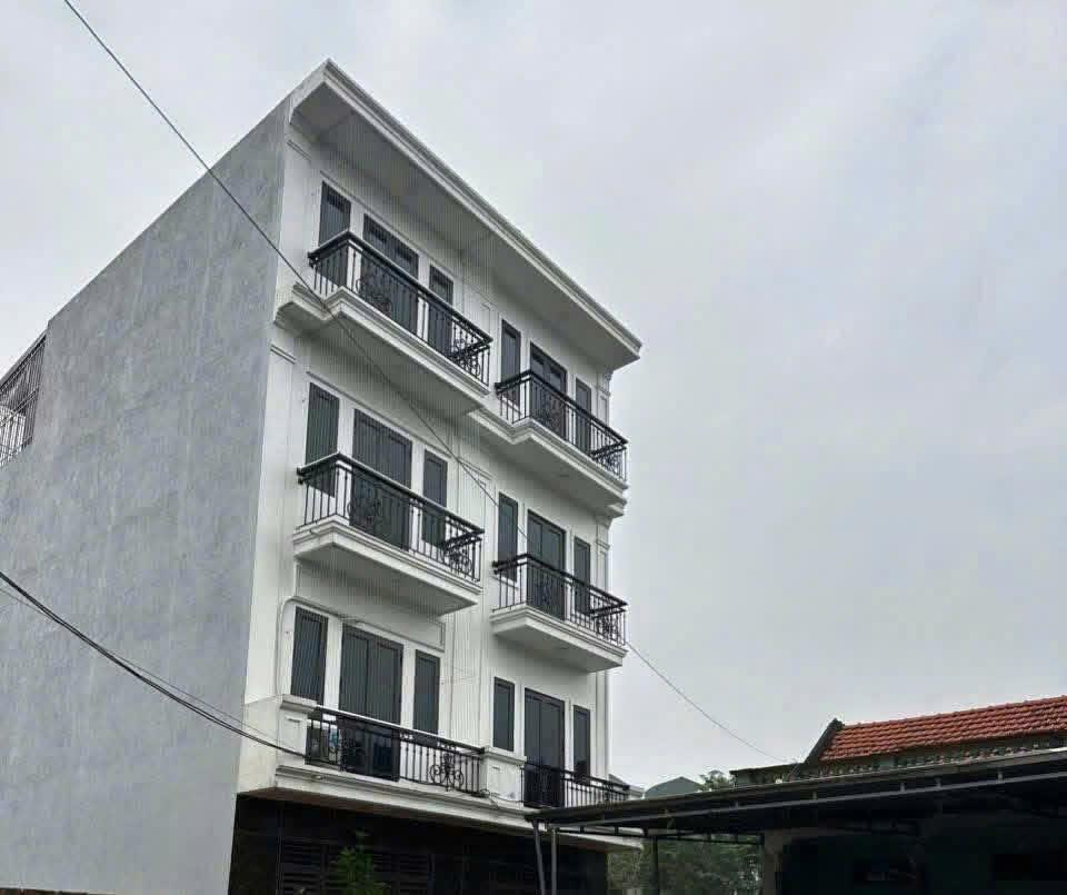 BÁN GẤP NHÀ LÔ GÓC TRUNG TÂM TRẠM TRÔI – NHÀ MỚI 4 TẦNG – VIEW HỒ – FULL NỘI THẤT CAO CẤP