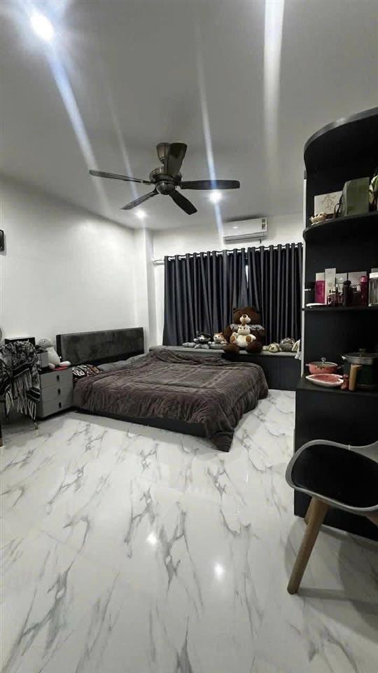 BÁN GẤP NHÀ LÔ GÓC TRUNG TÂM TRẠM TRÔI – NHÀ MỚI 4 TẦNG – VIEW HỒ – FULL NỘI THẤT CAO CẤP
