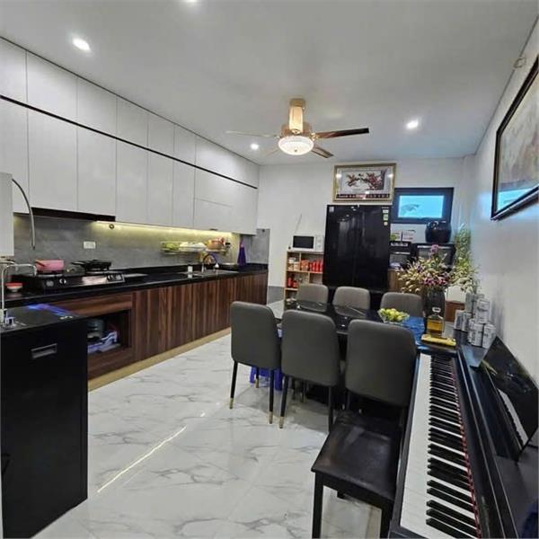 BÁN GẤP NHÀ LÔ GÓC TRUNG TÂM TRẠM TRÔI – NHÀ MỚI 4 TẦNG – VIEW HỒ – FULL NỘI THẤT CAO CẤP