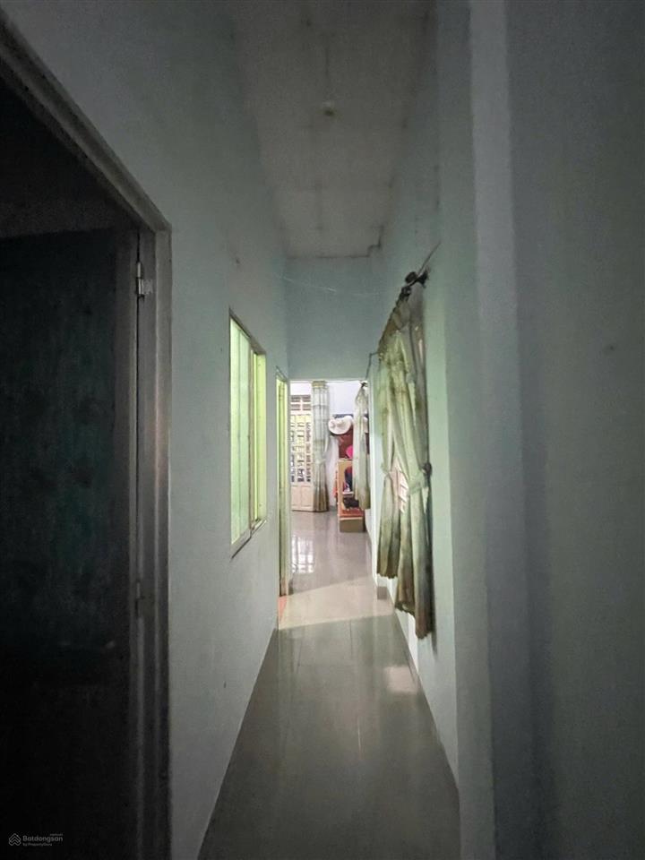 Nhà tân phú, ngay suối tiên,100m2, đường 6m thông, giá 5.4 tỷ, ngã tư thủ đức