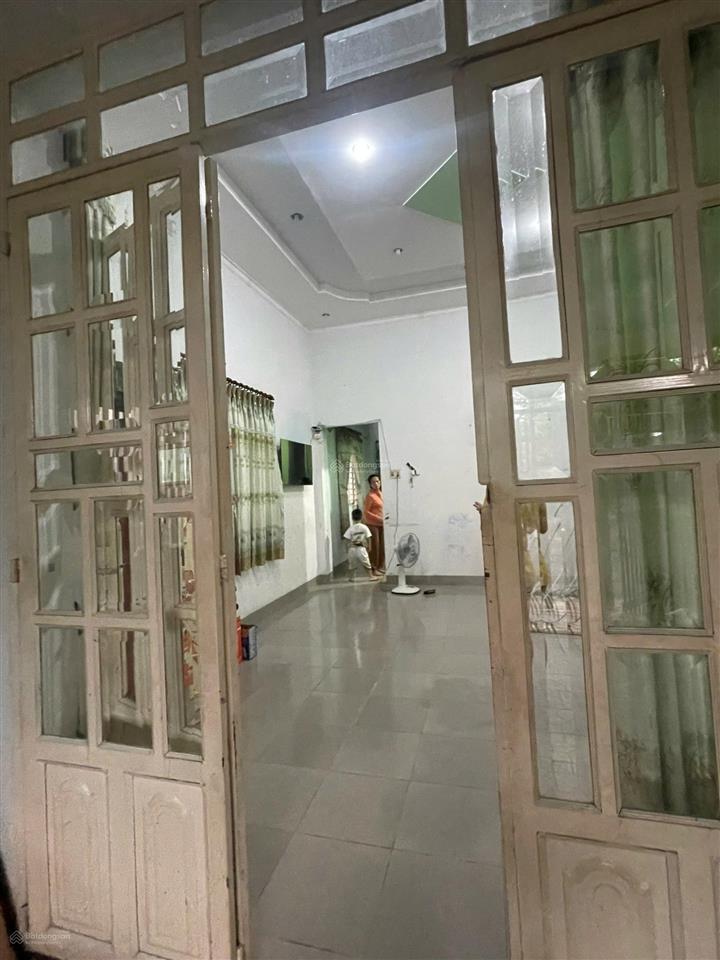 Nhà tân phú, ngay suối tiên,100m2, đường 6m thông, giá 5.4 tỷ, ngã tư thủ đức