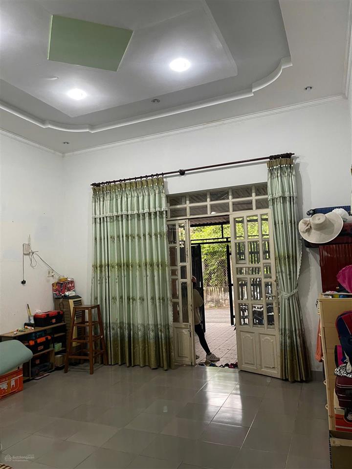 Nhà tân phú, ngay suối tiên,100m2, đường 6m thông, giá 5.4 tỷ, ngã tư thủ đức
