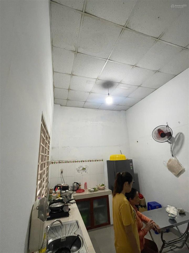 Nhà tân phú, ngay suối tiên,100m2, đường 6m thông, giá 5.4 tỷ, ngã tư thủ đức