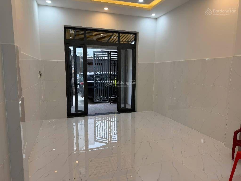 Nhà 3 tầng, 70m2, 50m ra lê văn việt, đường xe hơi, 6tỷ xíu, tăng nhơn phú, quận 9