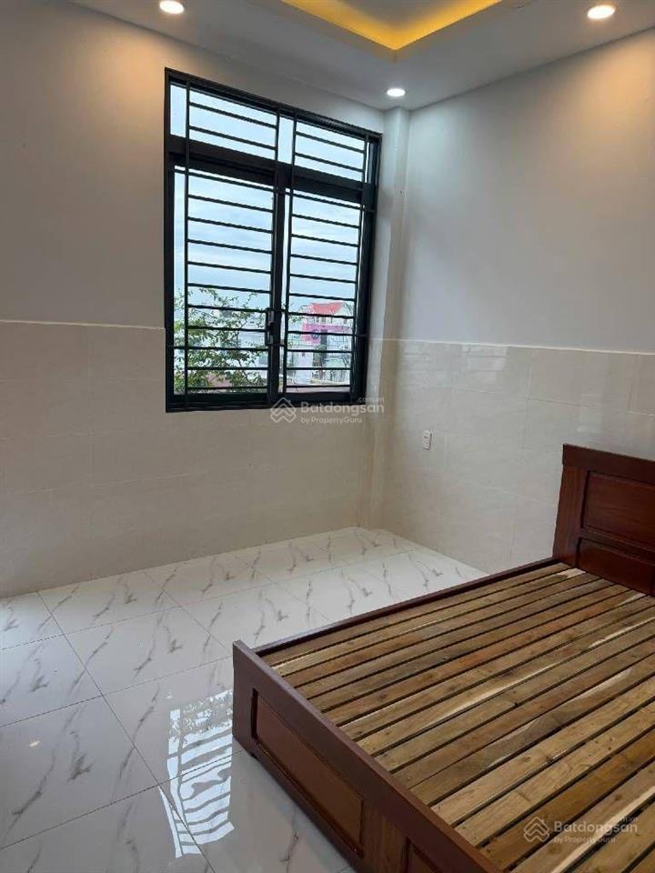 Nhà 3 tầng, 70m2, 50m ra lê văn việt, đường xe hơi, 6tỷ xíu, tăng nhơn phú, quận 9