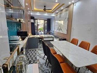 Cạnh vinhome q9, nhà 3 tầng full nội thất xịn, đường xe tải thông, giá 5.18 tỷ.