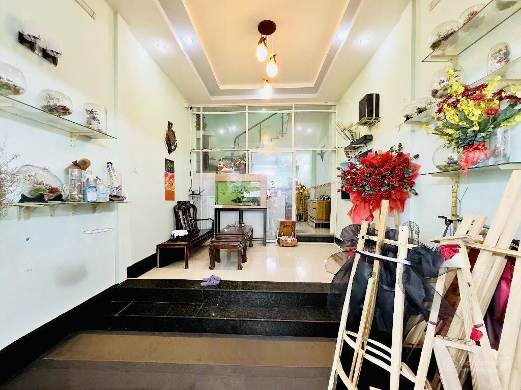Giảm 2tỷ. nhà 3 tầng mt lê lợi  ngay ngã tư thủ đức, 75m2, giá 15.95 tỷ. hiệp phú, lê văn việt