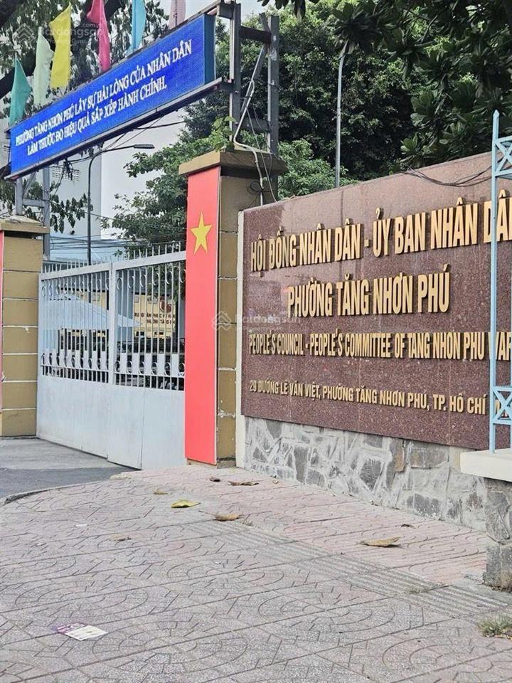 Bán nhà 135m2, 8.x tỷ. lã xuân oai  lê văn việt. chủ gấp bán lắm. xây dựng 5 tầng.