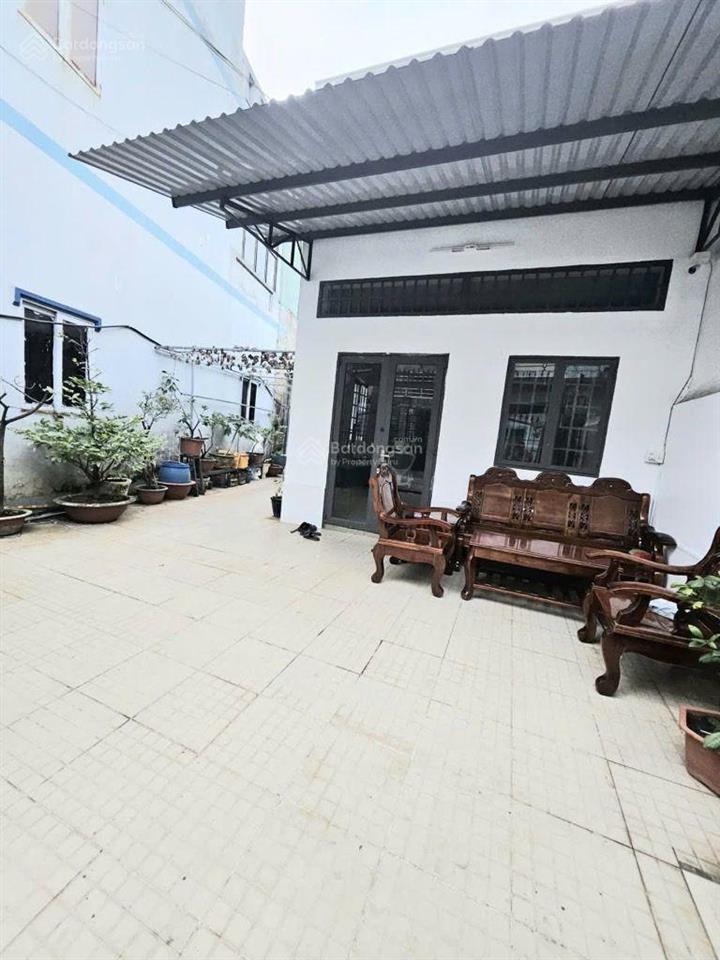 Bán nhà 135m2, 8.x tỷ. lã xuân oai  lê văn việt. chủ gấp bán lắm. xây dựng 5 tầng.