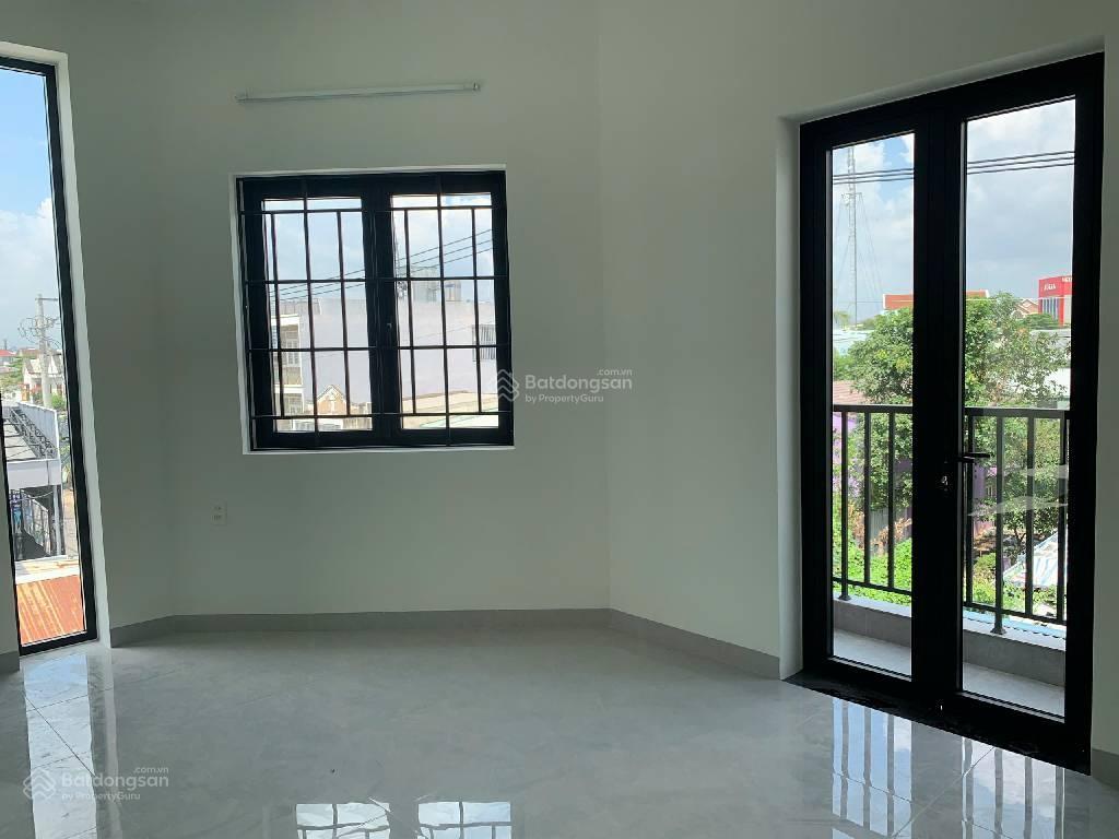 Nhà mặt tiền số  xe hơi ngủ trong nhà  long trường  105m  7.15 tỷ  quận 9