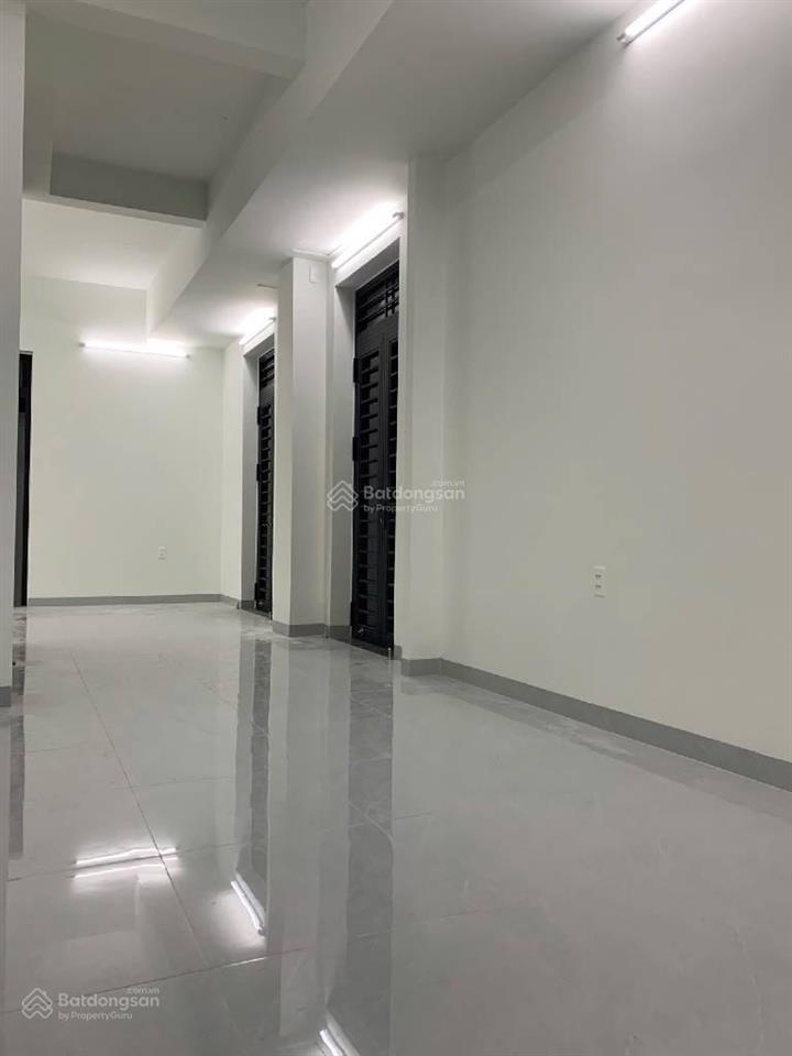 Nhà mặt tiền số  xe hơi ngủ trong nhà  long trường  105m  7.15 tỷ  quận 9