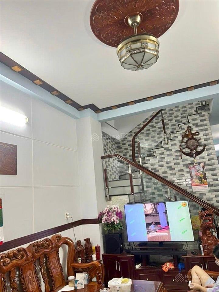 Nhà 3 tầng  100m2. mặt tiền tân phú  suối tiên. 8tỷ xíu. gần gar metro ( tăng nhơn phú  quận 9)