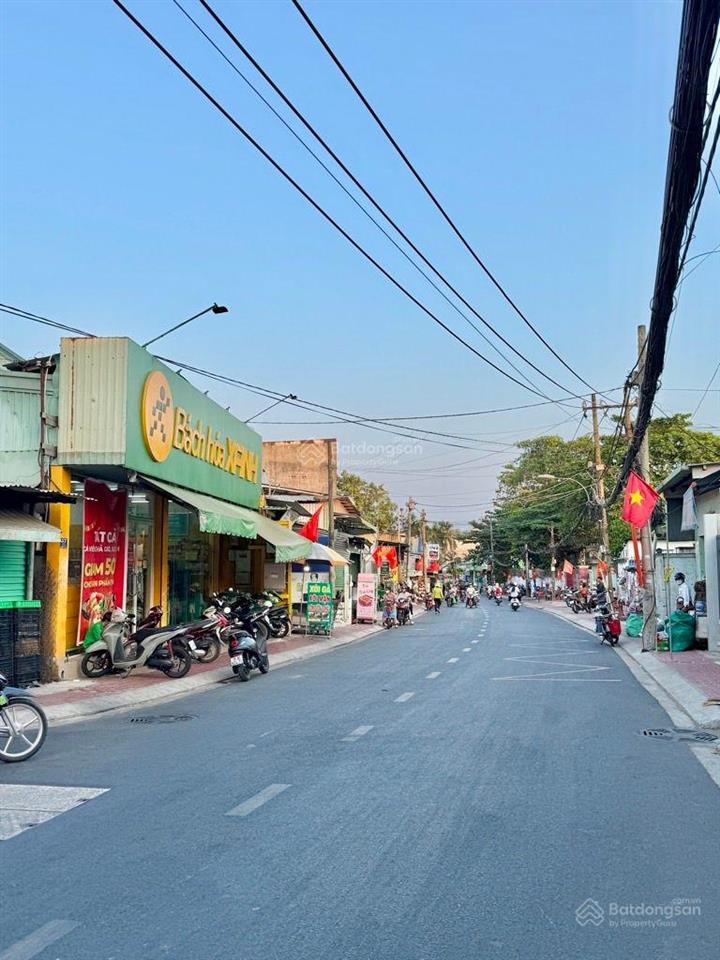 Nhà 3 tầng  100m2. mặt tiền tân phú  suối tiên. 8tỷ xíu. gần gar metro ( tăng nhơn phú  quận 9)