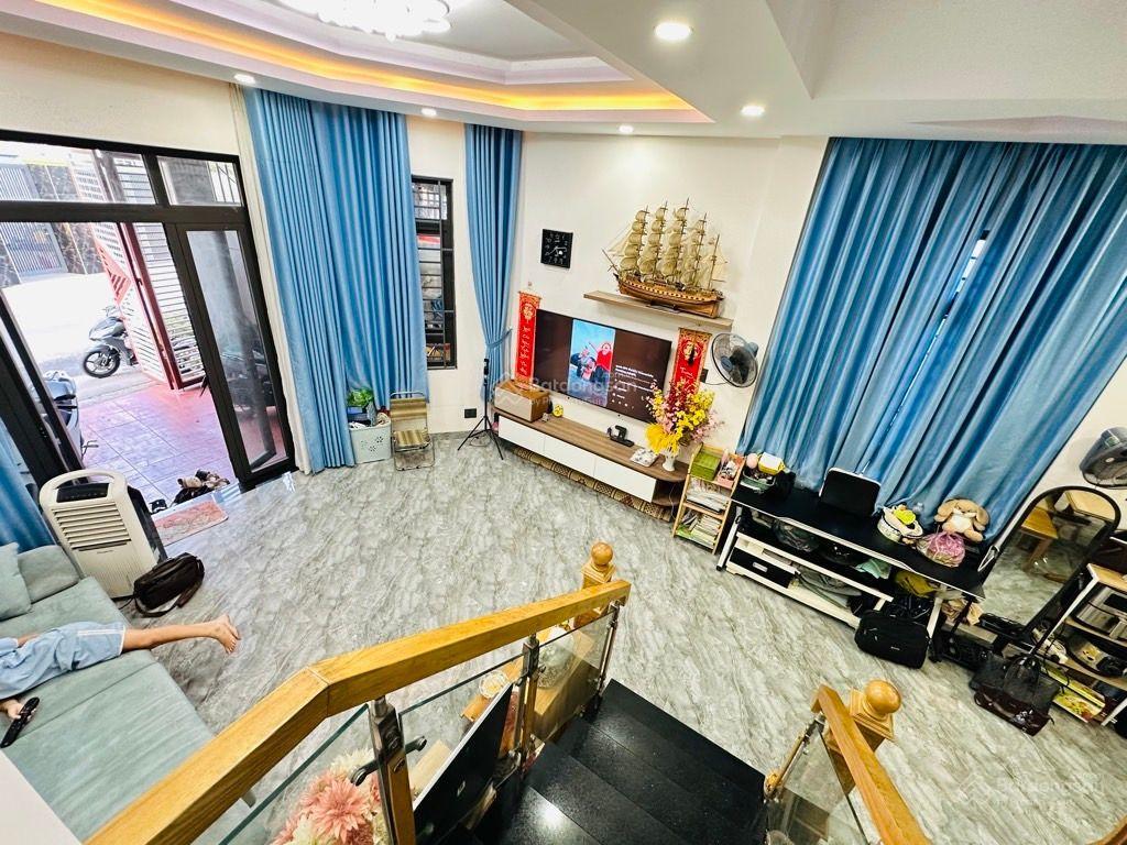 Nhà 3 tầng  mt số 8m. 88m2  5tỷ xíu. nguyễn xiển  ngay vinhomes quận 9.