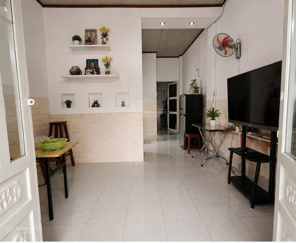 Bán nhà 80m2  3tỷ8. ngay vinhomes quận 9. hẻm xe hơi. chủ gấp bán. nguyễn xiển