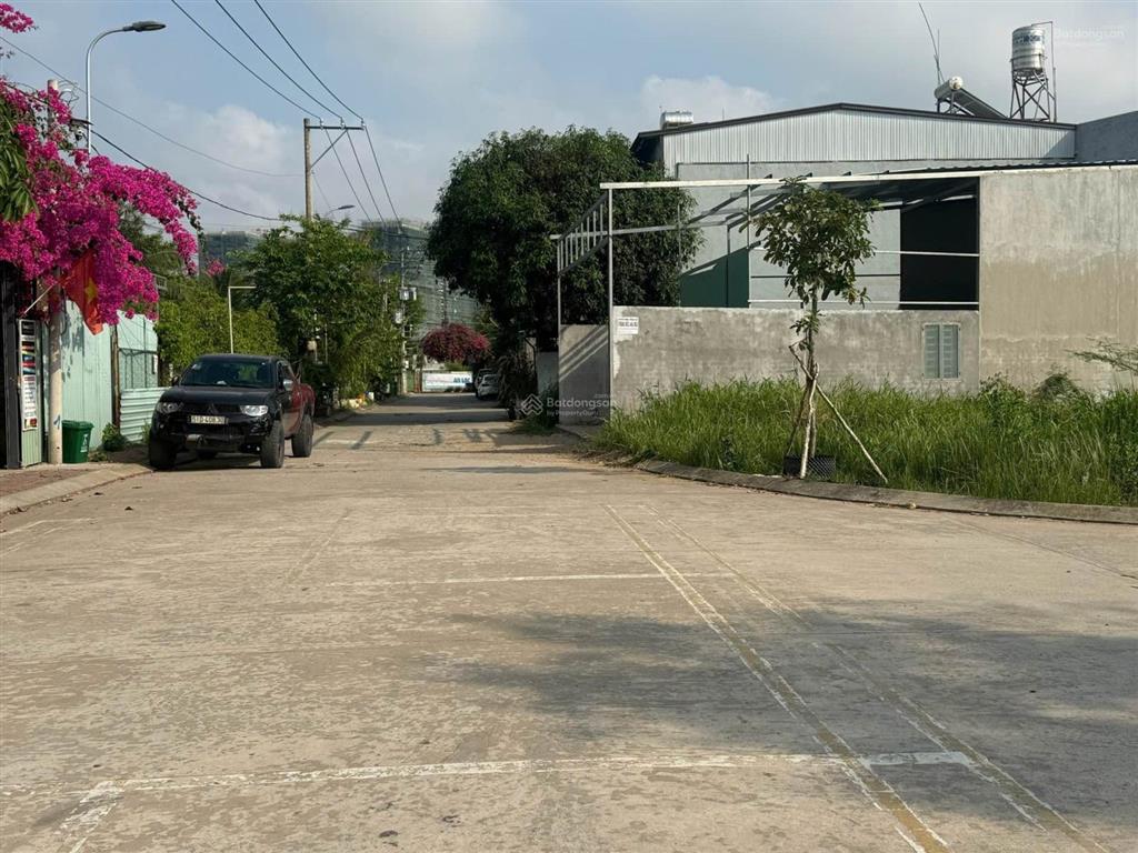 Ngộp gần 6tỷ5  bán lô đất 2 mt 95m2. cắt lỗ 1tỷ giá mới 5.48tỷ. đường số 8  đông tăng long lò lu