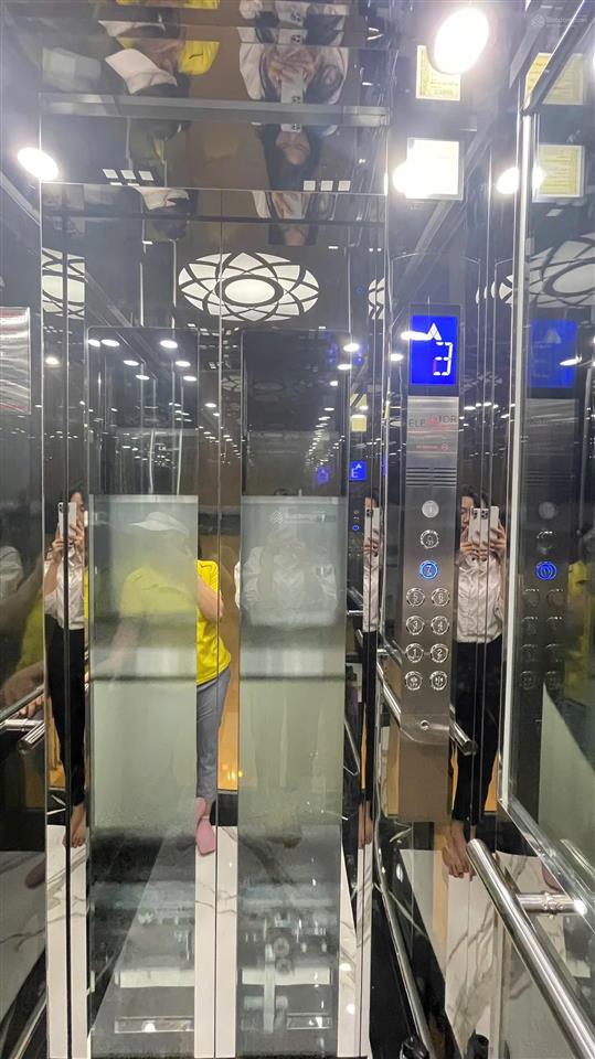 Cho thuê tầng 1,2,3 (nhà 7 tầng, ở cùng chủ nhà), số 21 ngõ 22 phạm thận duật, 50m2/sàn, ôtô tránh