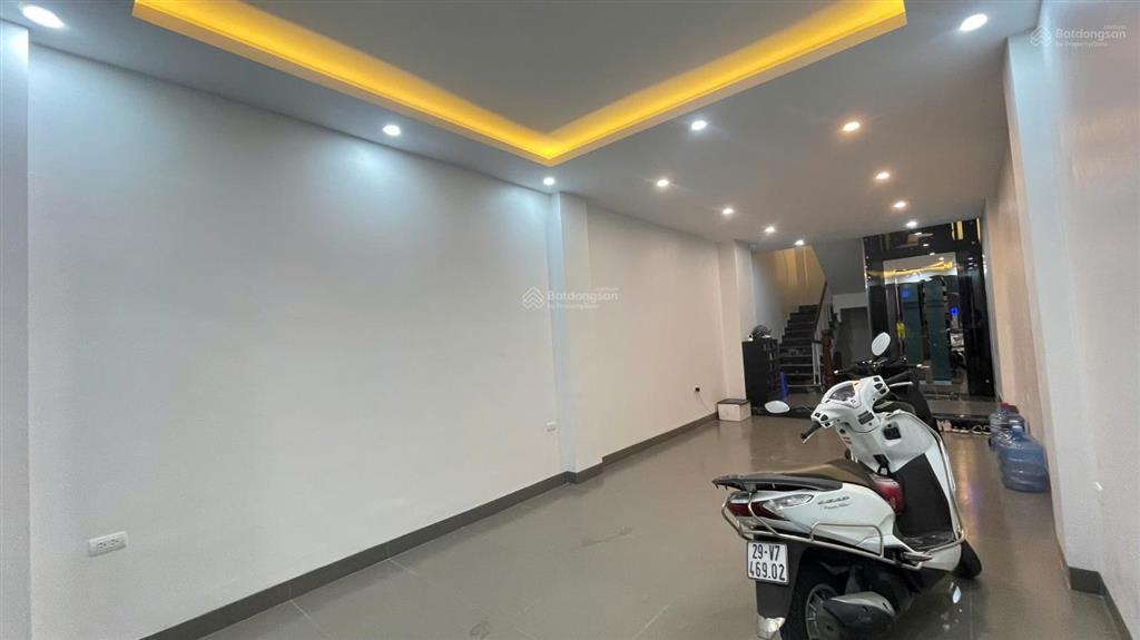 Cho thuê tầng 1,2,3 (nhà 7 tầng, ở cùng chủ nhà), số 21 ngõ 22 phạm thận duật, 50m2/sàn, ôtô tránh