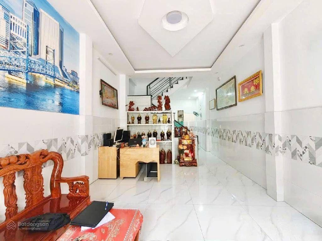 31) bán nhà 1/ ngay hương lộ 2, 3 tầng btct, 57m2 nở hậu, đường xe tải 9m