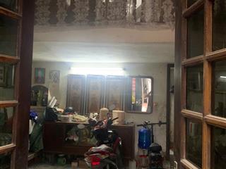 Cần bán gấp căn nhà 3 tầng 1 tum gần mặt đường nguyễn trãi thanh xuân hà nội.