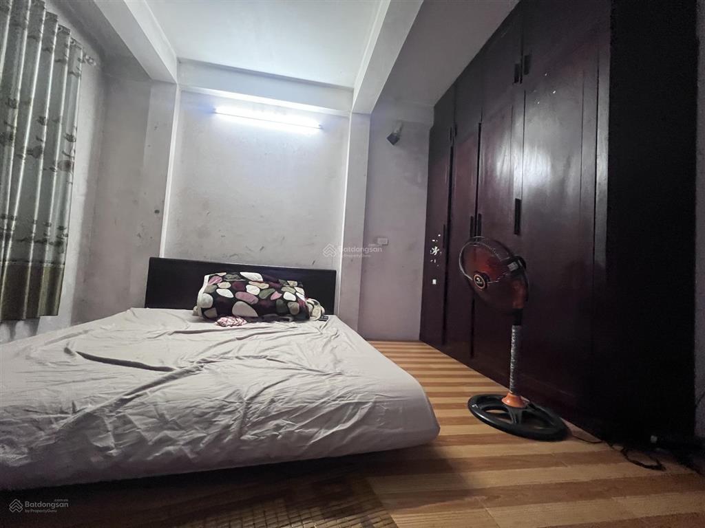 Gấp gấp cần bán căn nhà phố ẩm thực triều khúc. cách đại học công nghệ giao thông vận tải 100m