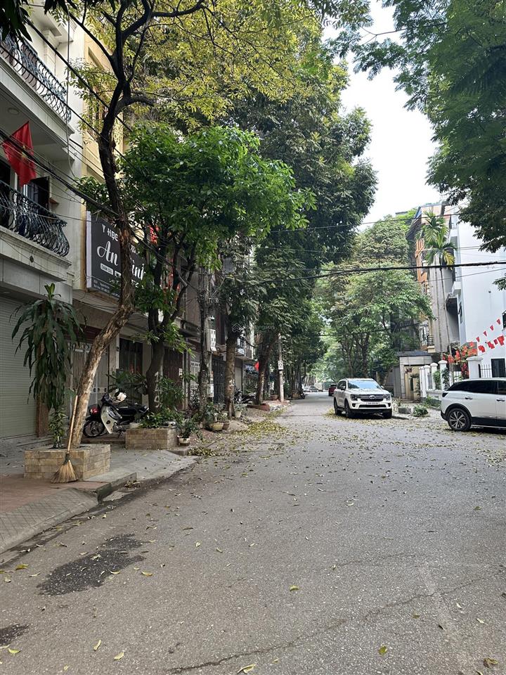 Bán liền kề hàng xóm goldmark city 70m2, mt 6m, ô tô vào nhà, thang máy, kinh doanh chỉ 19.5 tỷ