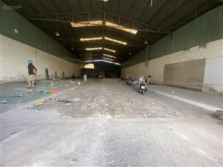Cho thuê nhà kho 600m2 giá 38tr khách logistic hết hạn. xe container chui kho nhé các bạn