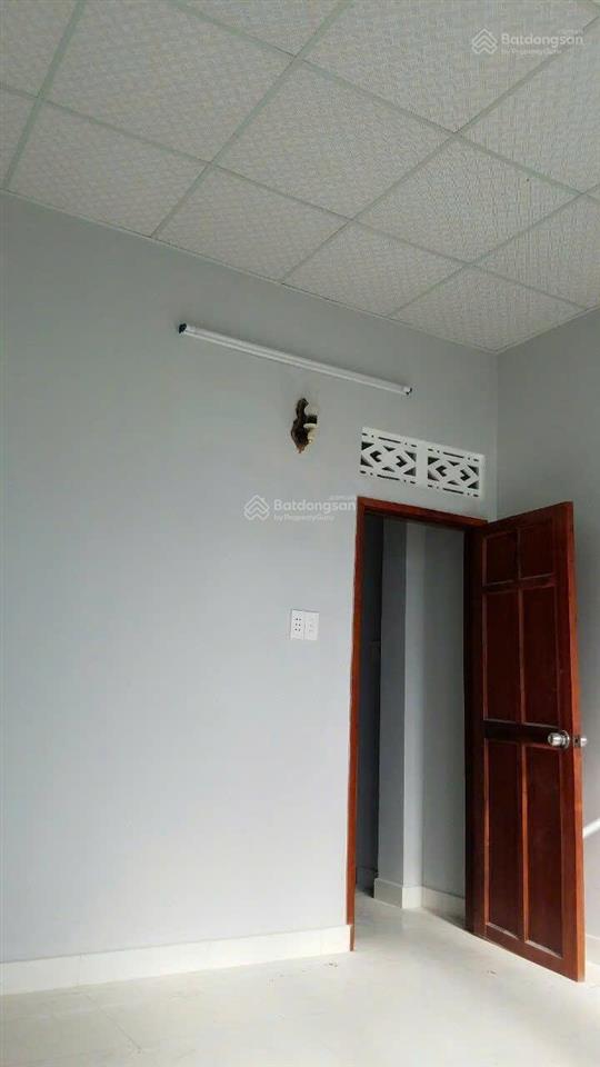 *** bán gấp nhà nhỏ giá 680 triệu, còn đúng 03 căn duy nhất ngay cạnh ubnd xã long trạch (cũ)