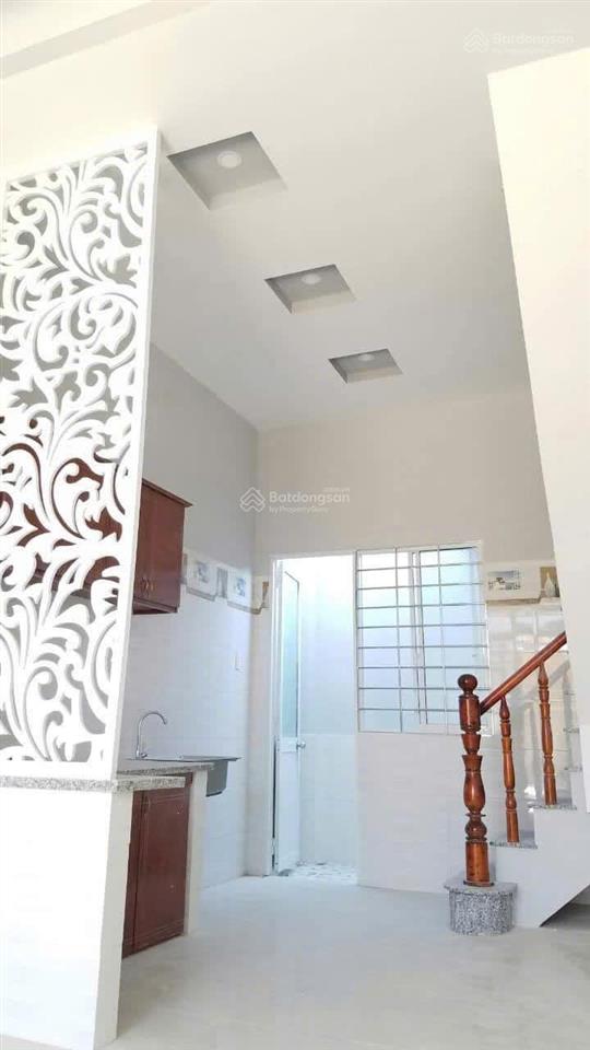 *** bán gấp nhà nhỏ giá 680 triệu, còn đúng 03 căn duy nhất ngay cạnh ubnd xã long trạch (cũ)