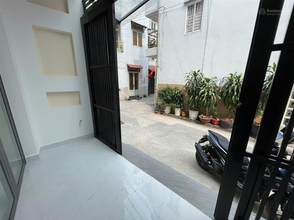 Chính chủ bán nhà hẻm xe tải 34/8 nguyễn văn yến, 4m*15m, lầu đúc thật