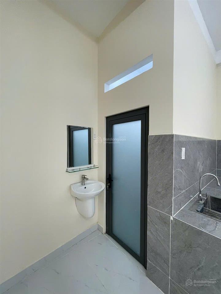 Chính chủ bán nhà hẻm xe tải 34/8 nguyễn văn yến, 4m*15m, lầu đúc thật