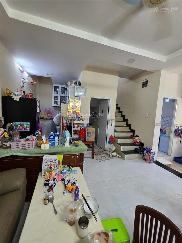 ** nhà 3 tầng [ 7 x 7m ] ông ích khiêm quận 11 ( ngay đầm sen ) . giá 5,2 tỷ tl **