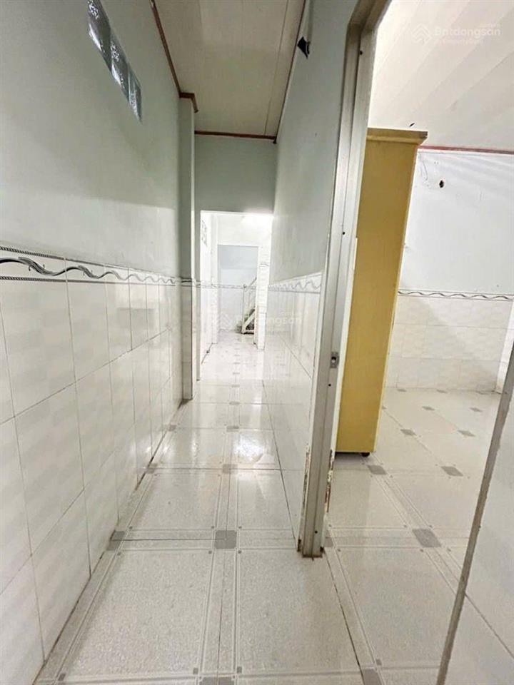 Bán nhà hẻm 126 huỳnh tấn phát tân thuận, quận 7.
dt 4x13m, giá chỉ hơn 4 tỷ