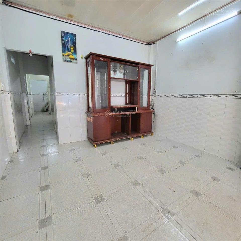 Bán nhà hẻm 126 huỳnh tấn phát tân thuận, quận 7.
dt 4x13m, giá chỉ hơn 4 tỷ