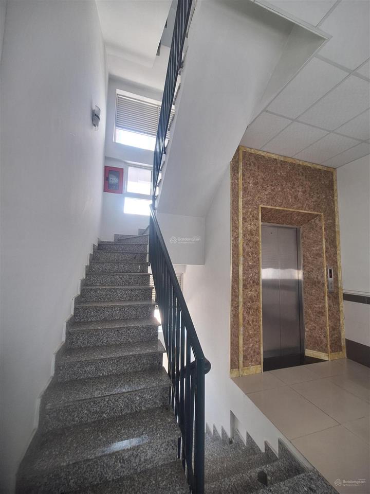 Bán căn hộ dịch vụ mặt tiền đường số lý phục man, phường tân thuận, quận 7. dt 6,24x25m