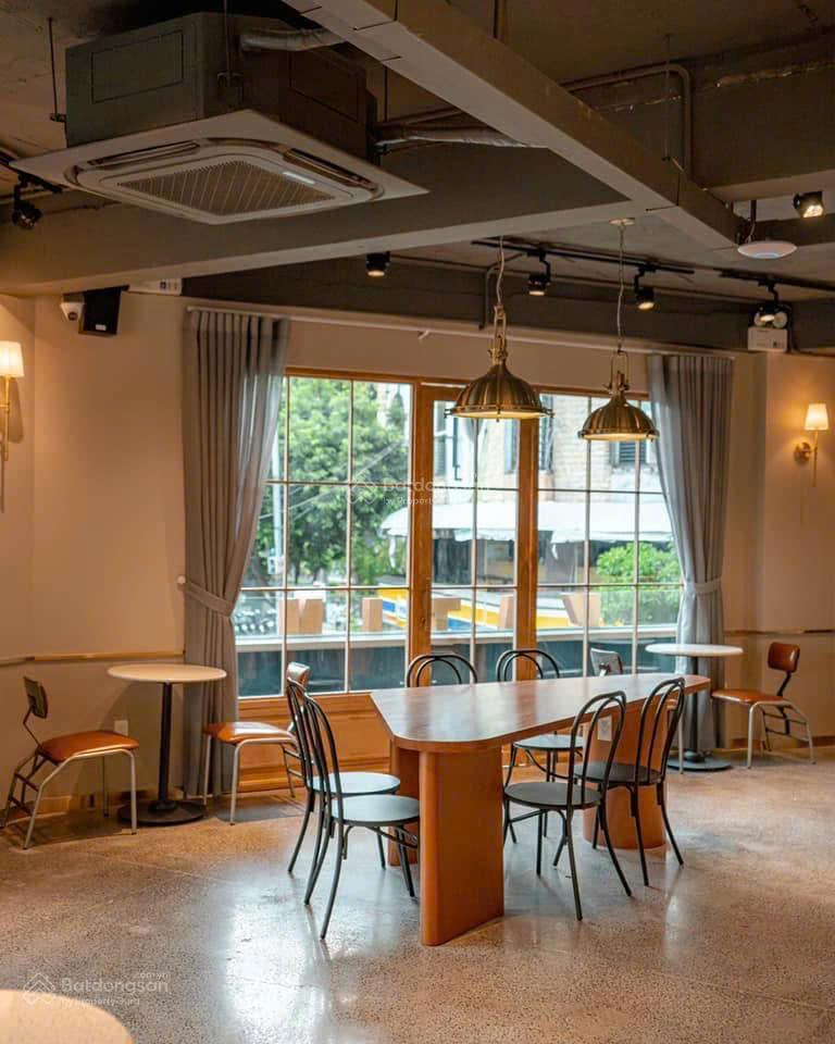 Cho thuê góc 2 mặt tiền khu đa ngành nghề đông đúc  phan xích long phú nhuận