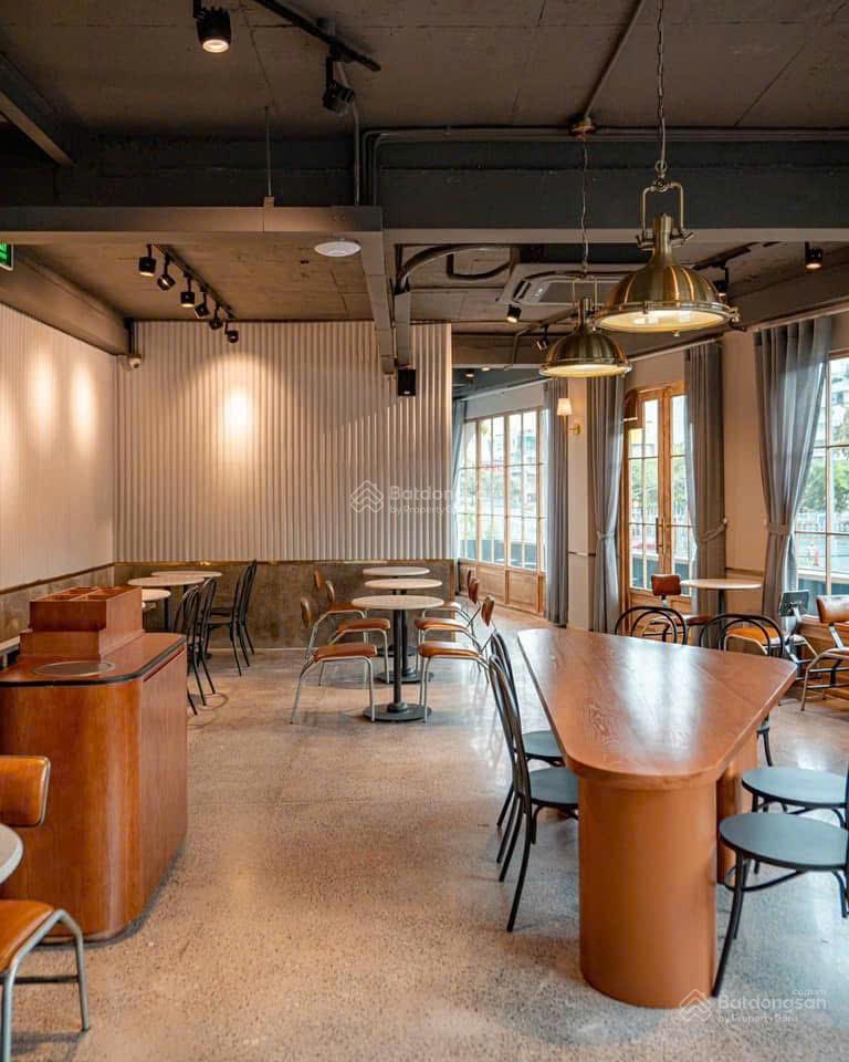 Cho thuê góc 2 mặt tiền khu đa ngành nghề đông đúc  phan xích long phú nhuận