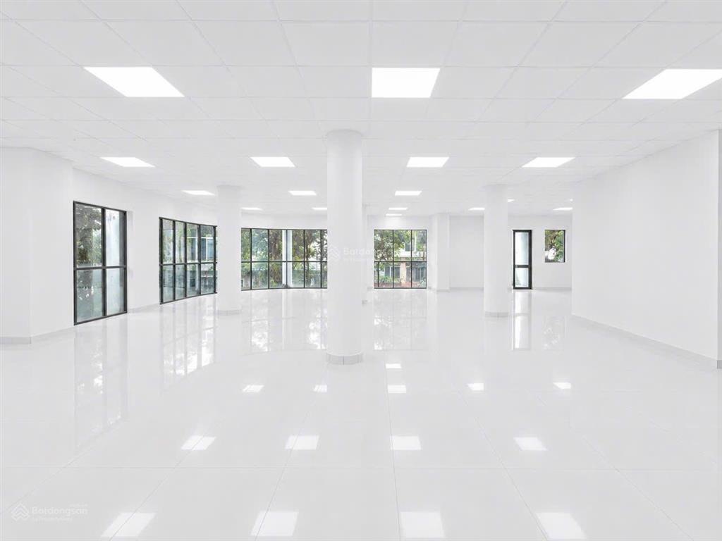 Cho thuê tòa building 3.100m² mới xây dựng cao thắng quận 3