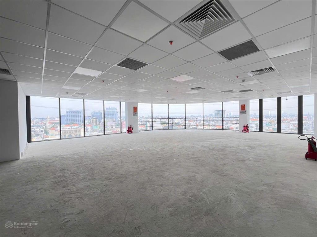 Cho thuê building sử dụng 2.400m² mặt tiền 10m trục trung tâm quận 10