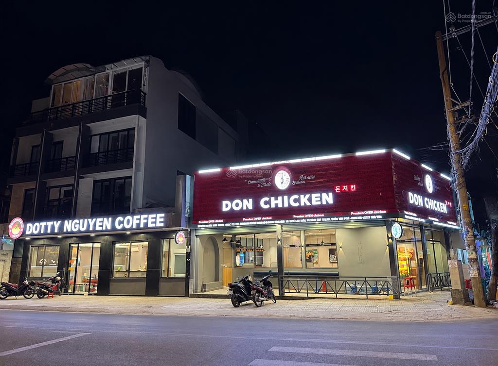 Mặt bằng góc 2 mặt tiền 200m2 trung tâm quận tân phú