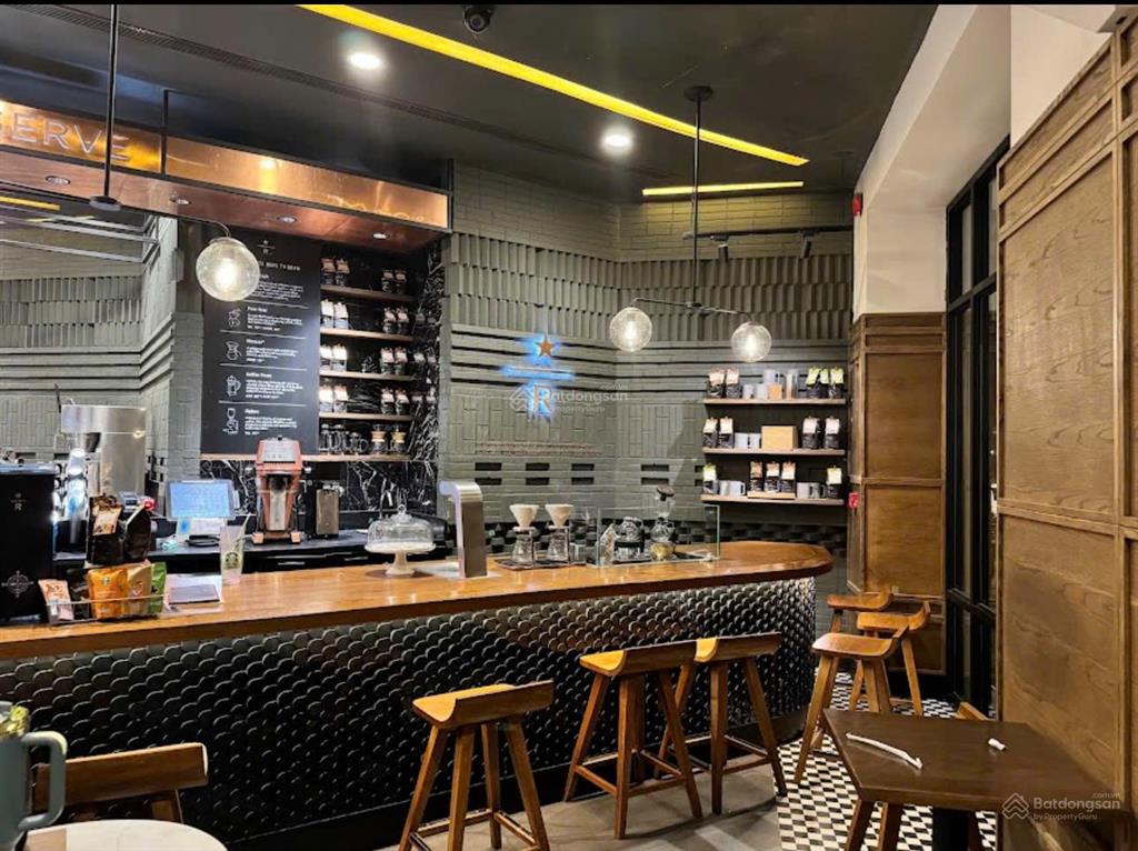 Cho thuê góc 2 mặt tiền diện tích 1215m2 phường sài gòn quận 1